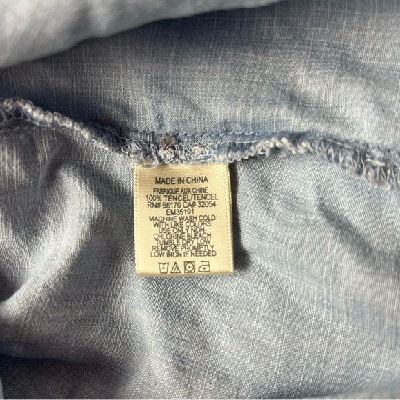 Cloth & Stone Anthropologie Buttoned up Denim Shirt Size XS - Picture 4 of 7